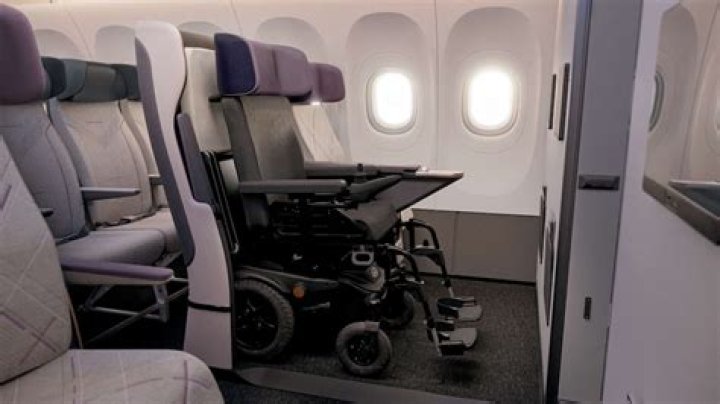 Does American Airlines have handicap seating