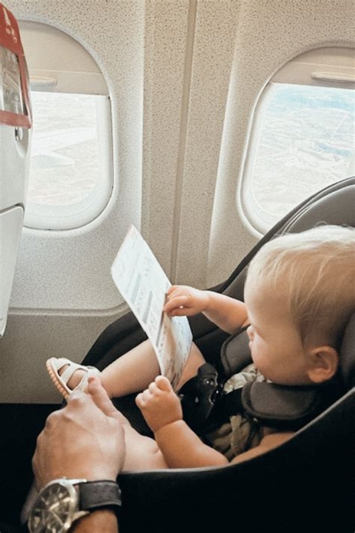 How do you entertain children while traveling
