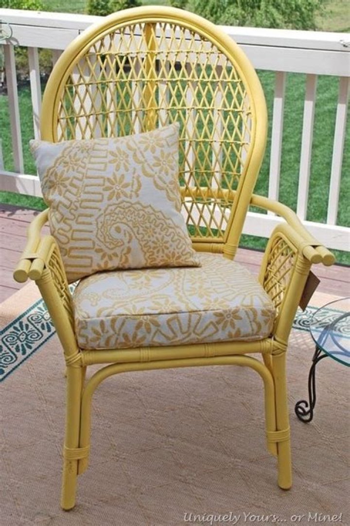 How do you paint a rattan chair