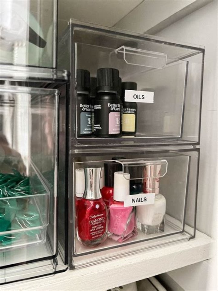 How do you store glass boxes