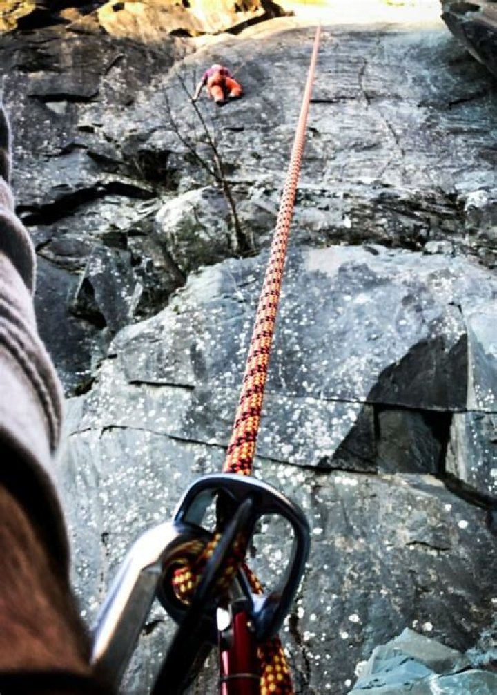 How long does a climbing rope last