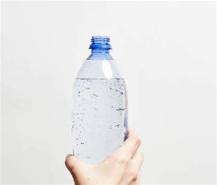What Does Sparkling Water Taste Like