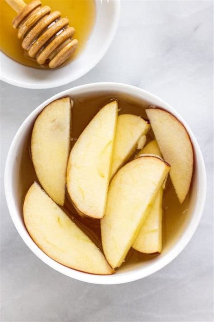 Will water keep apples from browning